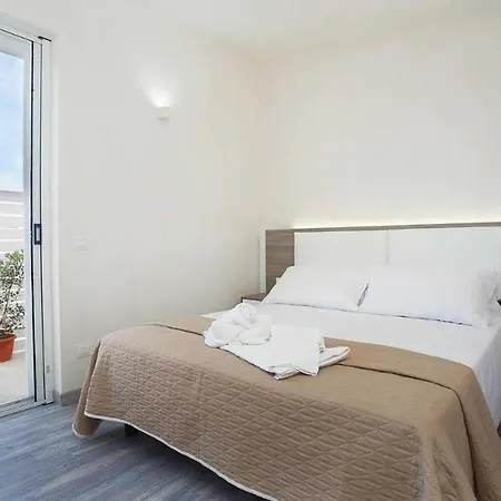 Stabilimento Lido Burrone Oda ve Kahvaltı Favignana