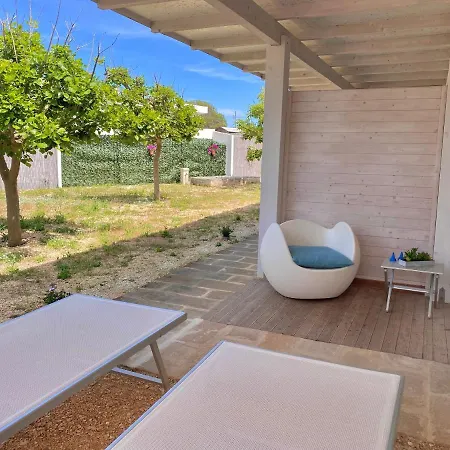 Oda ve Kahvaltı Stabilimento Lido Burrone 4*