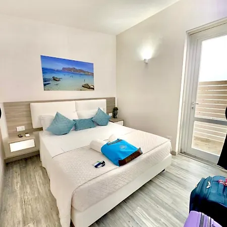 Stabilimento Lido Burrone Oda ve Kahvaltı Favignana