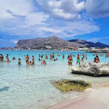 Stabilimento Lido Burrone Oda ve Kahvaltı Favignana