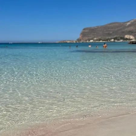 Oda ve Kahvaltı Stabilimento Lido Burrone