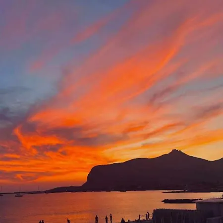 Oda ve Kahvaltı Stabilimento Lido Burrone Favignana